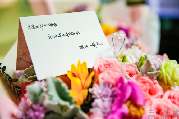 【武汉新闻稿】“谢谢你的关照！” 过去12个月 武汉的医护人员收到了4820个爱心订单980.jpg